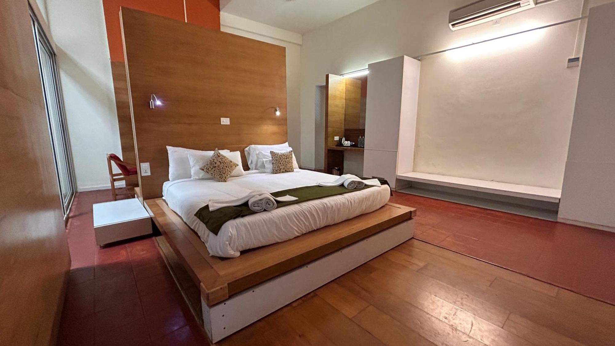 Presidency Artotel, Kochi Exterior photo