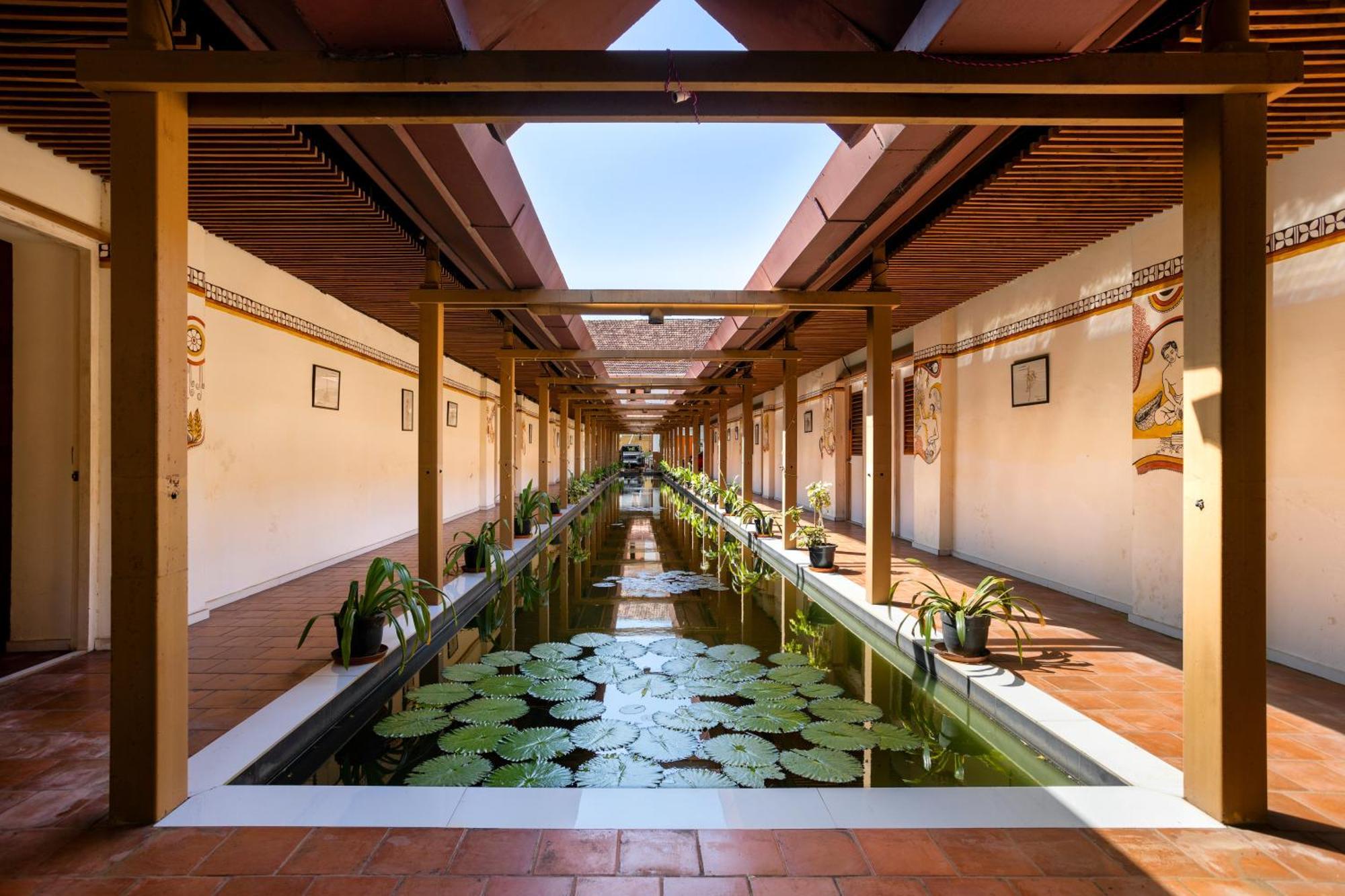 Presidency Artotel, Kochi Exterior photo